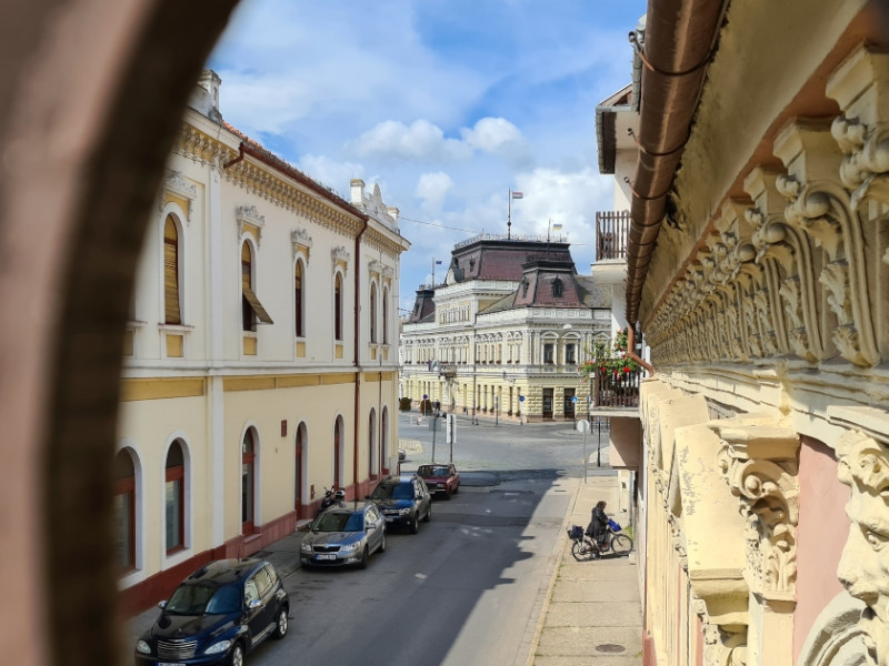 Nem veszi le a kezét Baja városvezetése a piacosokról a járvány után sem